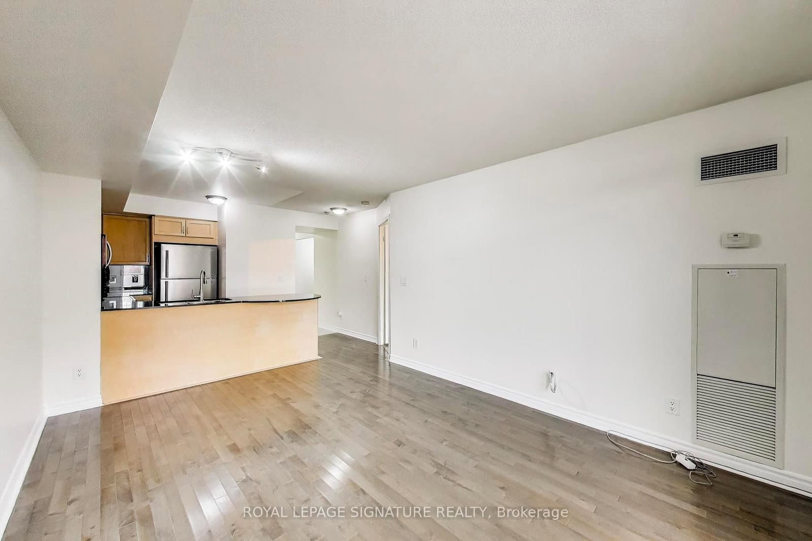 #203 - 18 Kenaston Gardens
