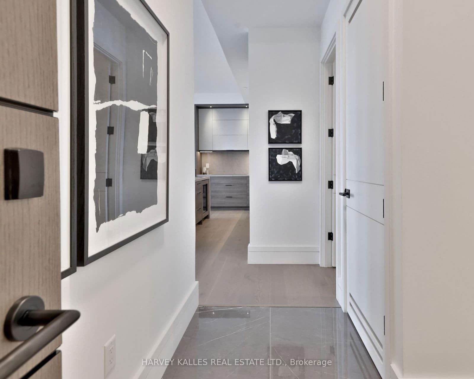 #1404 - 215 Lonsdale Road