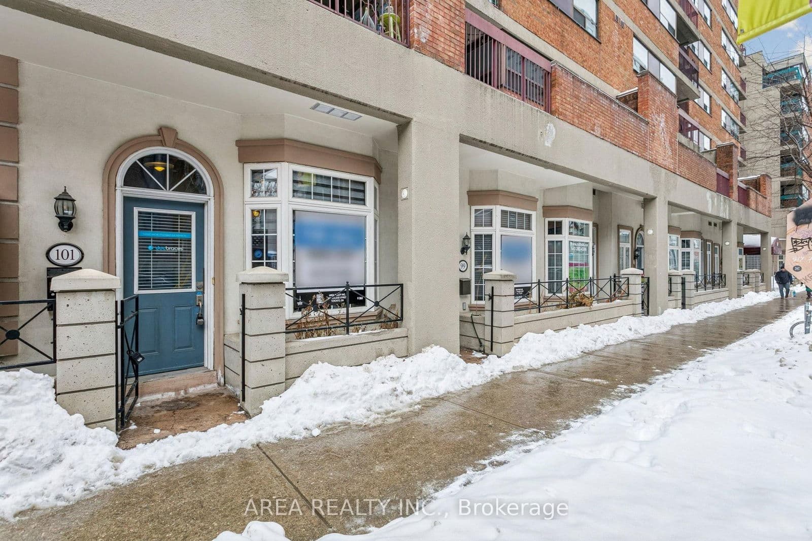 ##99 - 99 Mccaul Street