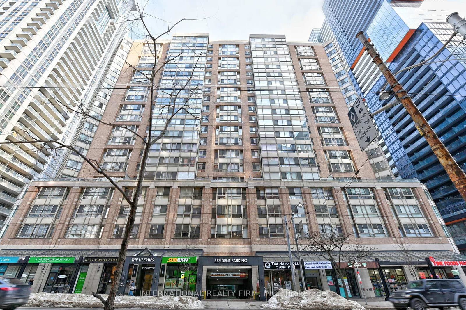 #716 - 711 Bay St Street