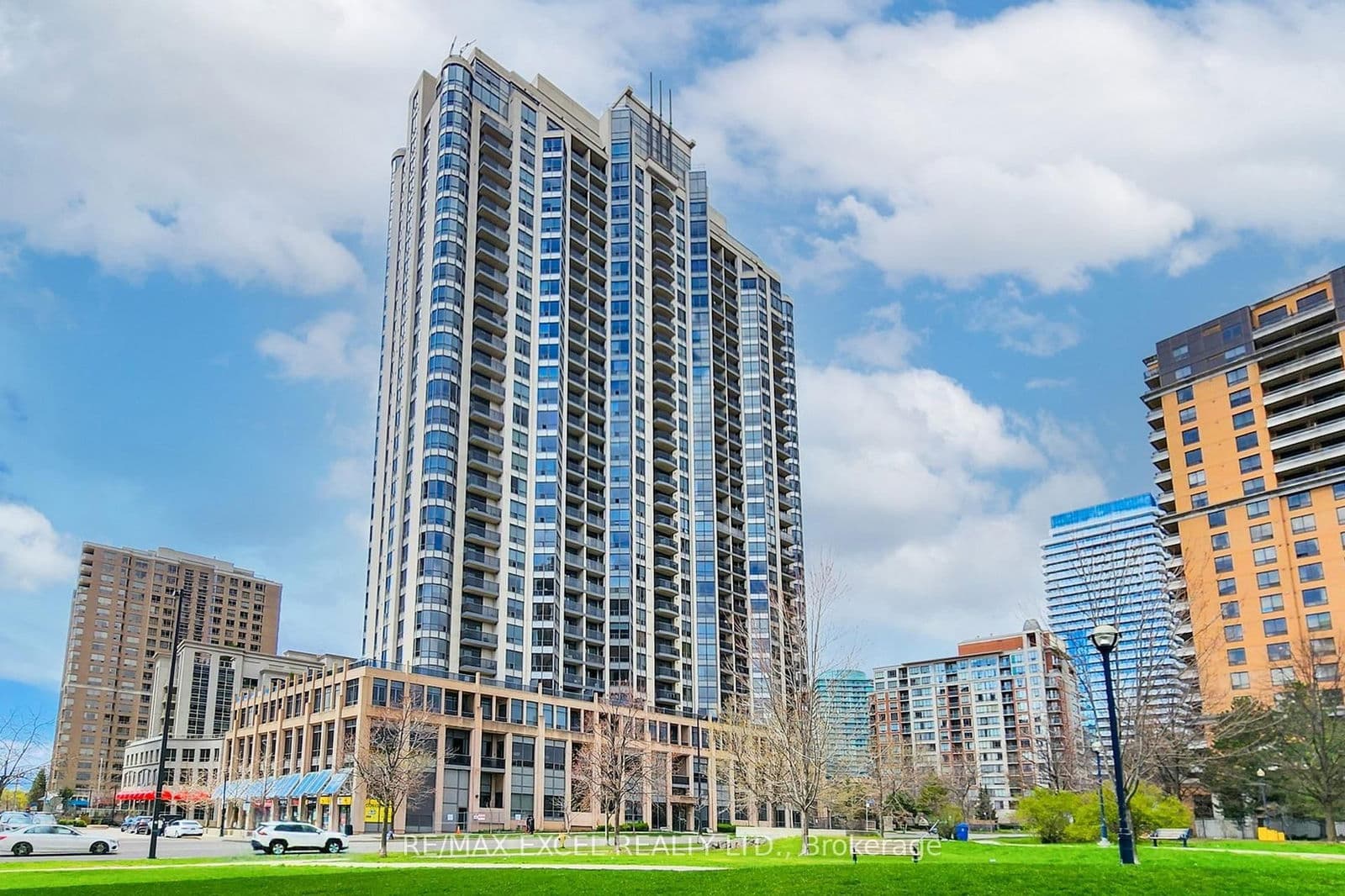 #814 - 10 Northtown Way