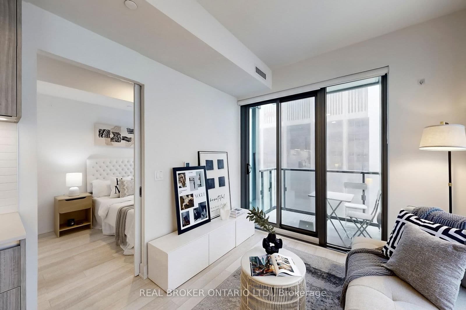 8 Cumberland Street, Unit 4103