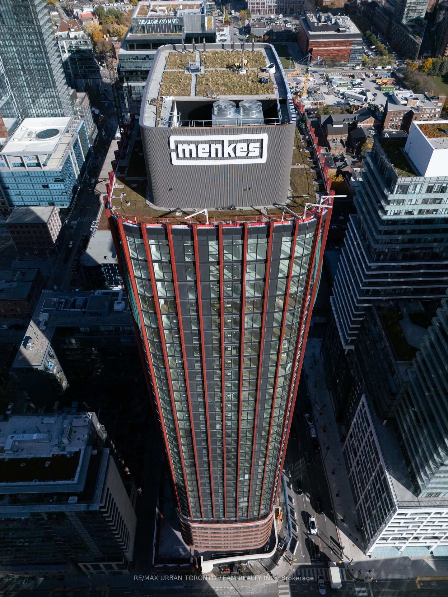 #606 - 180 Front Street E