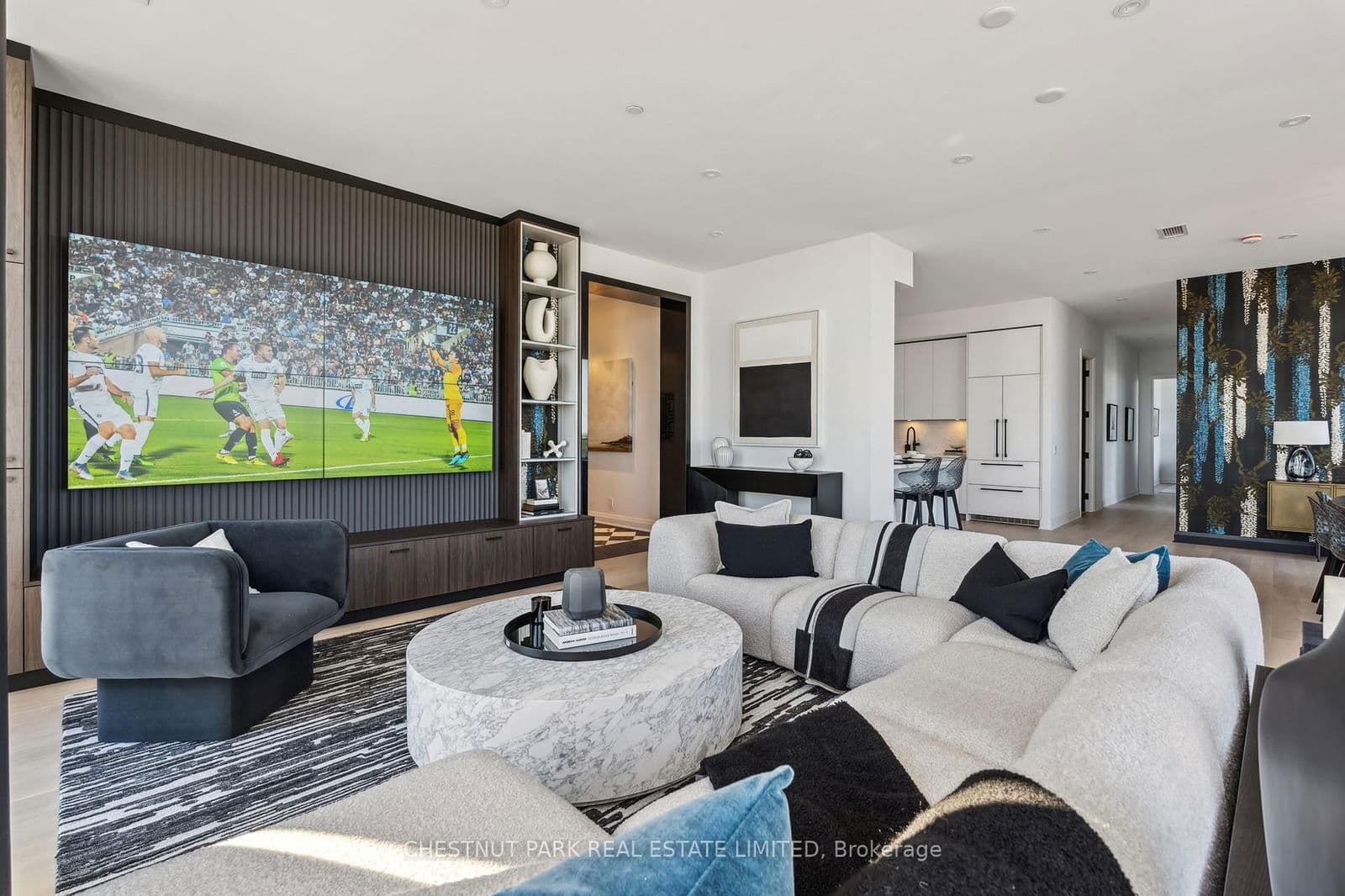 #UPH01 - 33 Frederick Todd Way