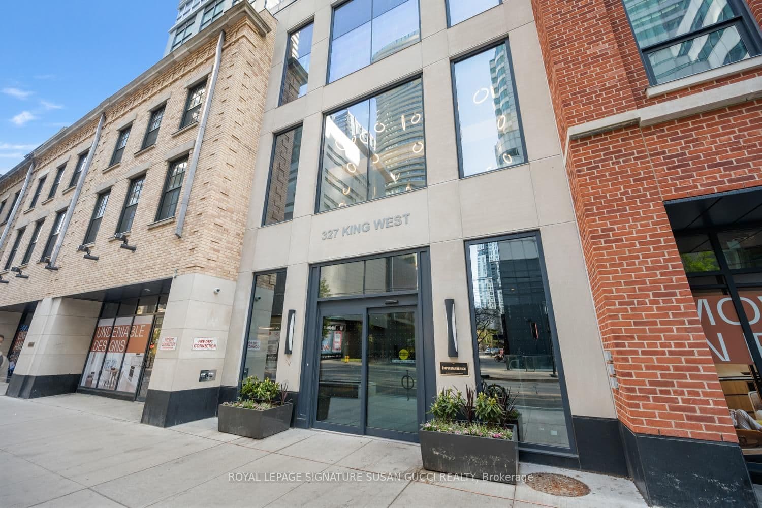 327 King Street W, Unit 1303