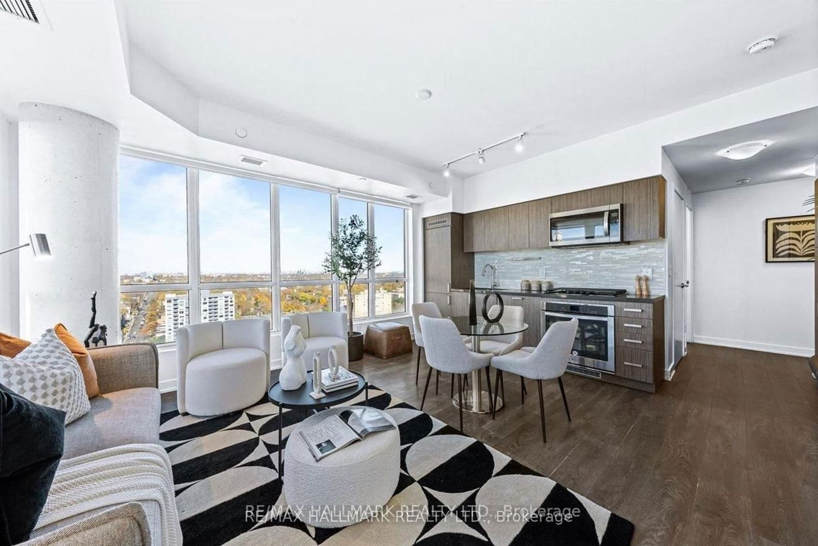 501 St Clair Avenue W, Unit 1811