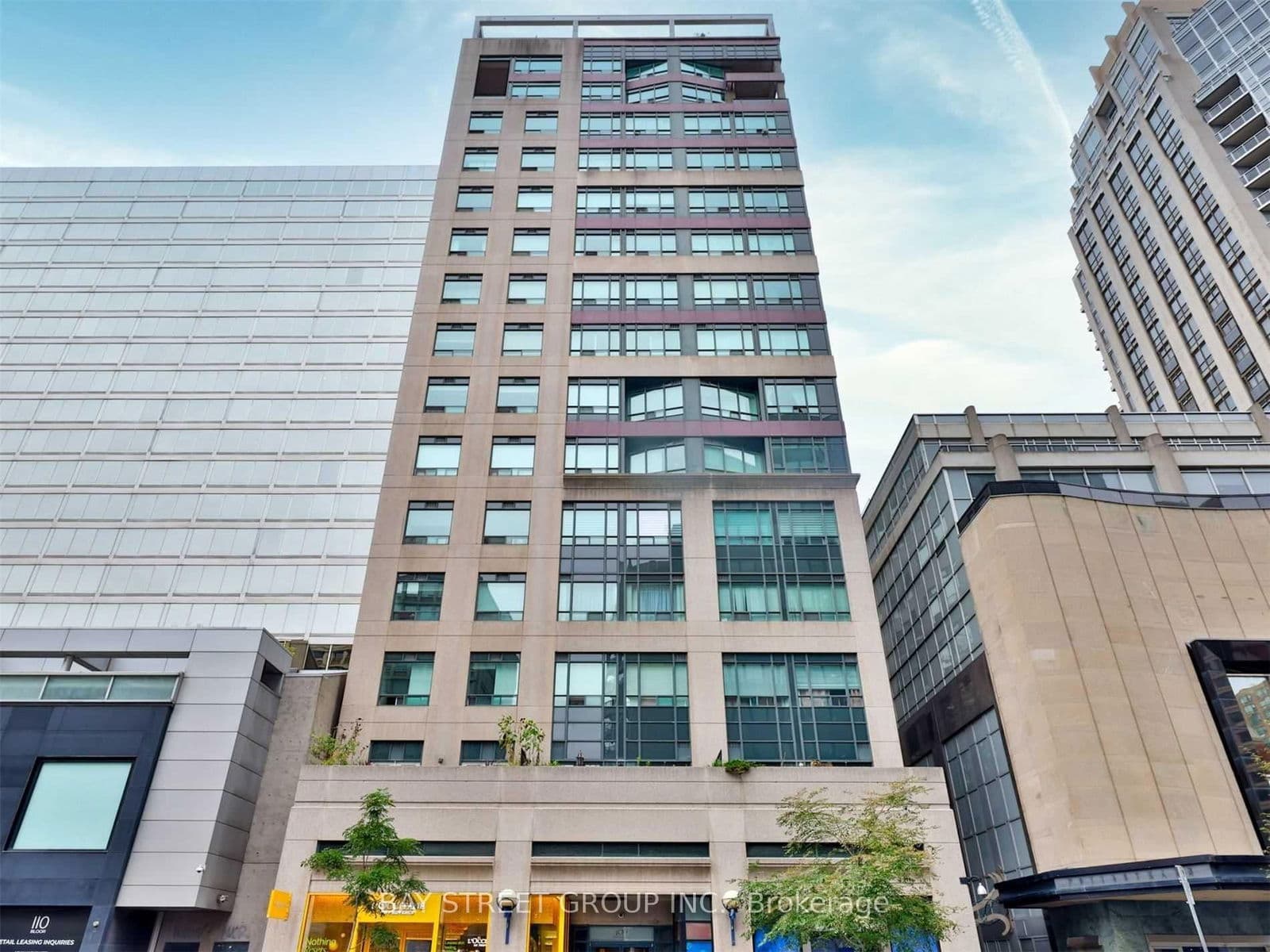 #1001 - 102 Bloor Street W