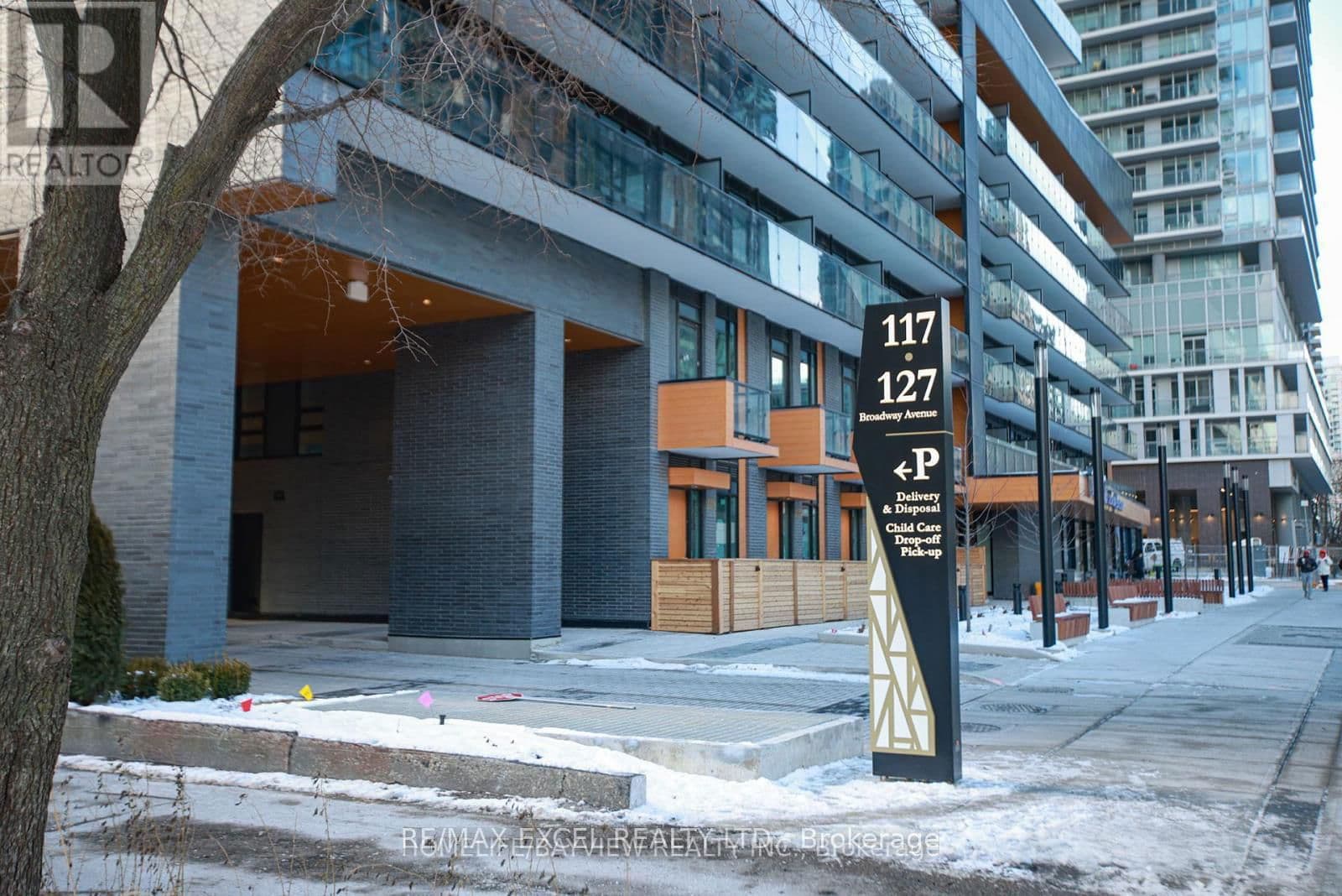 117 Broadway Avenue, Unit 3903