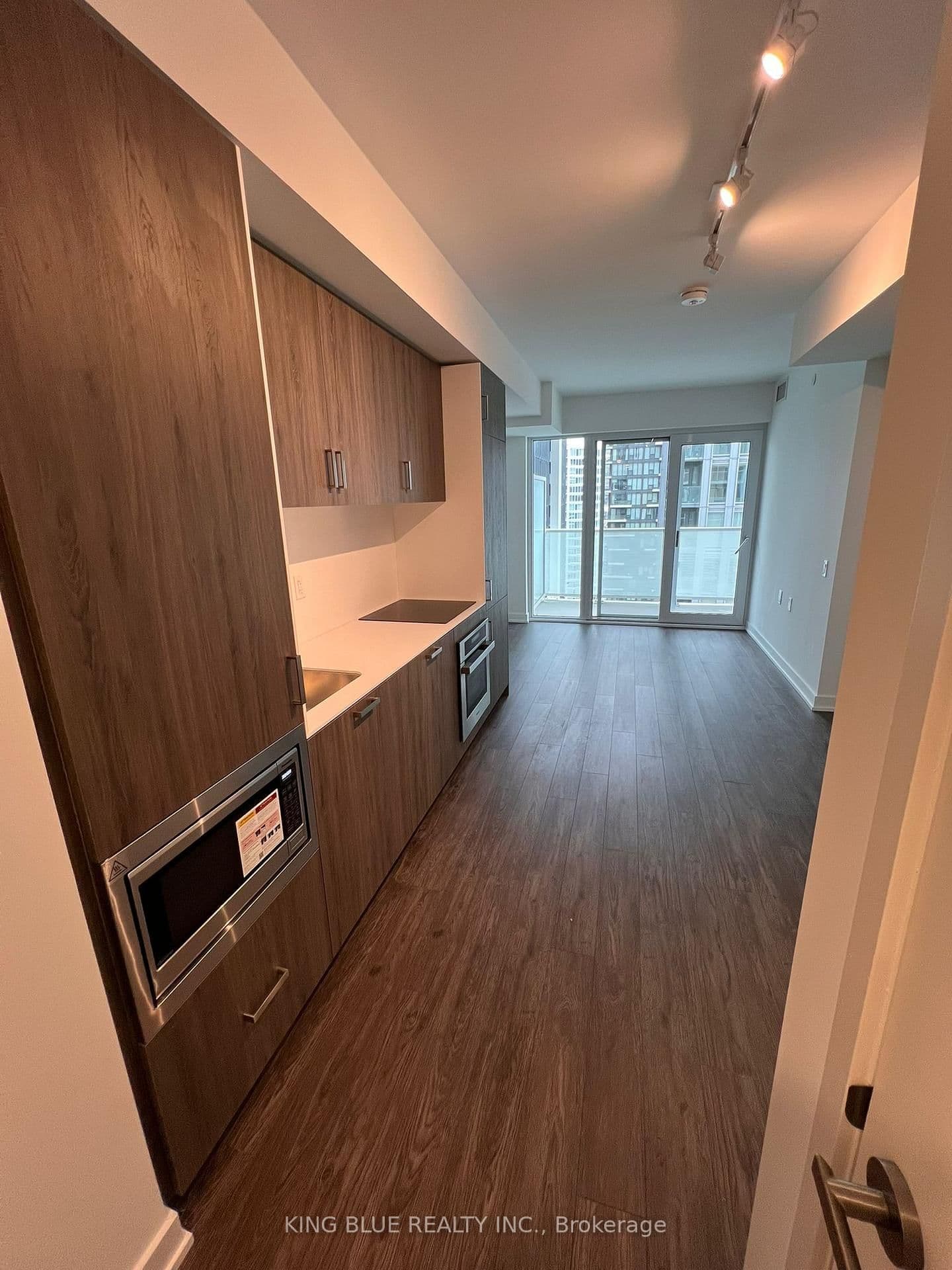 88 Queen Street E, Unit 2216