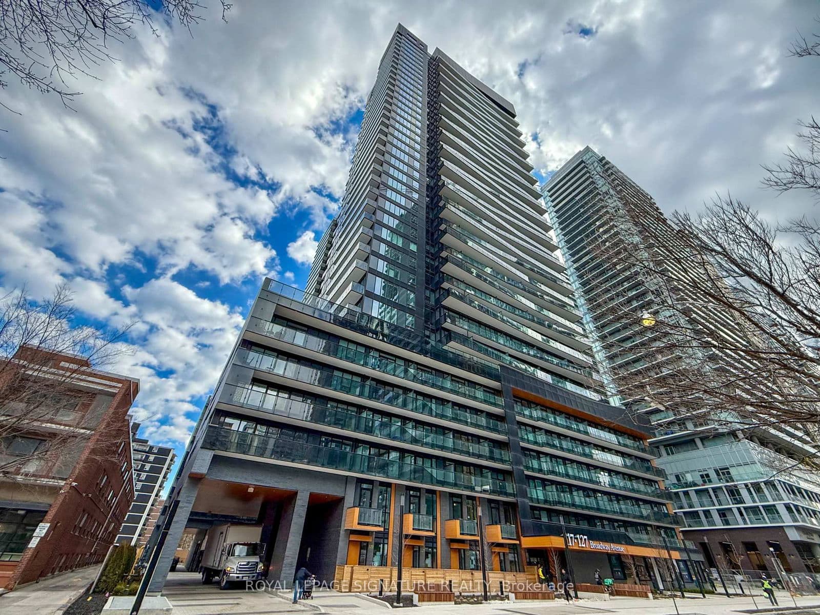 117 Broadway Avenue, Unit 2813