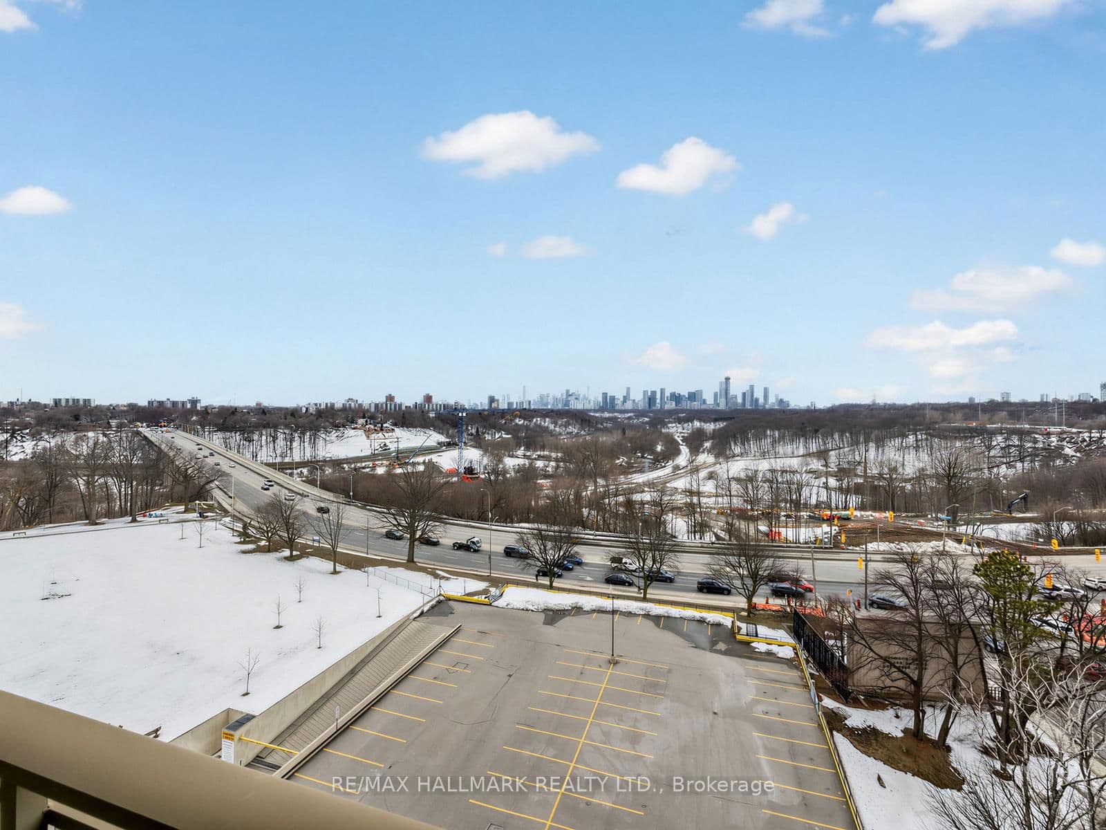 #724 - 1 Leaside Park Drive