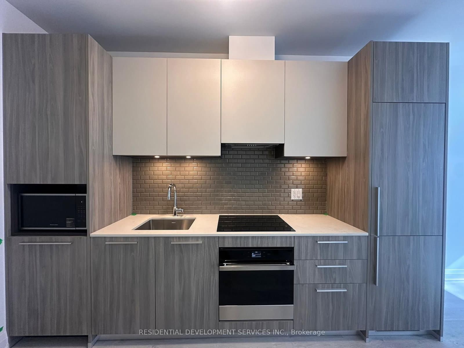 65 Broadway Avenue, Unit 3002