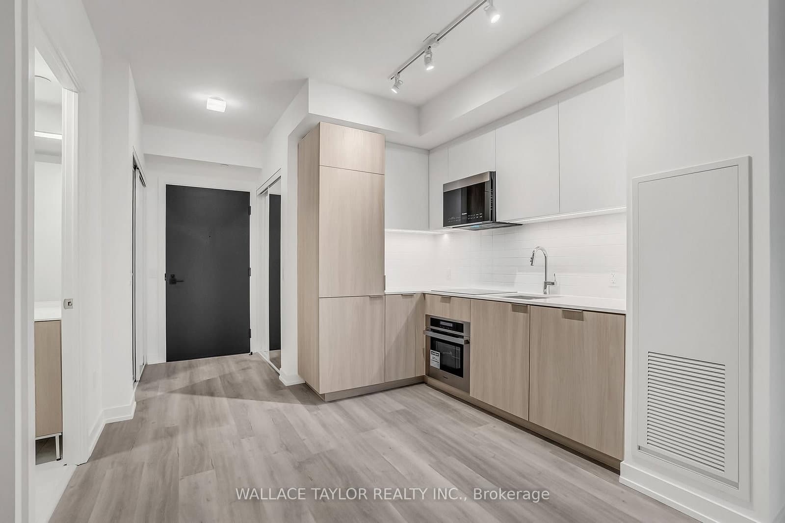 28 Eastern Avenue, Unit 823