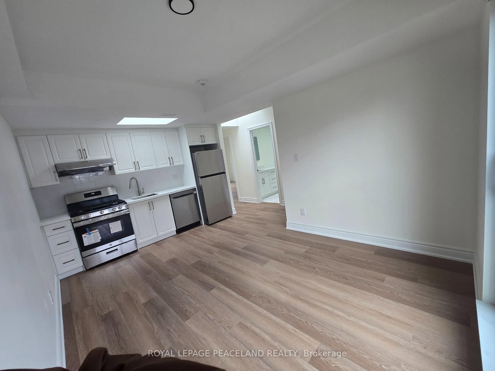 558 Spadina Crescent, Unit LanewayHse 2nd Flr
