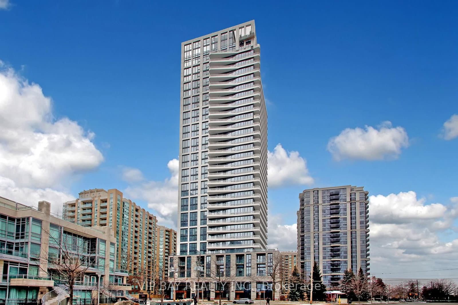 36 Olive Avenue, Unit PH04