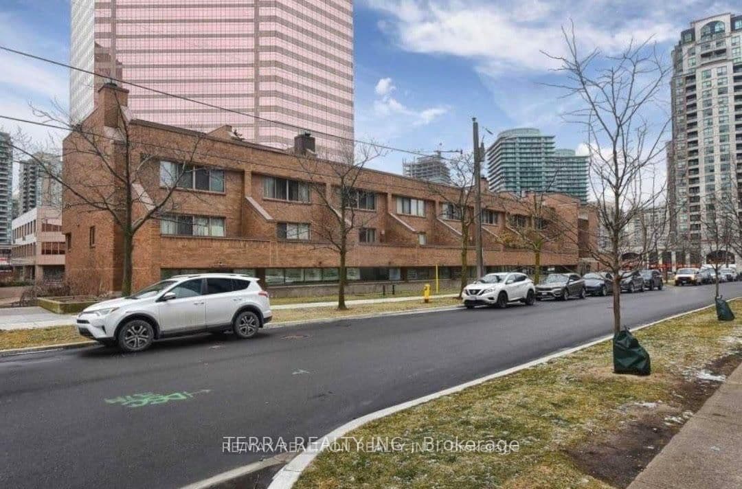 #105 - 1 Duplex Avenue