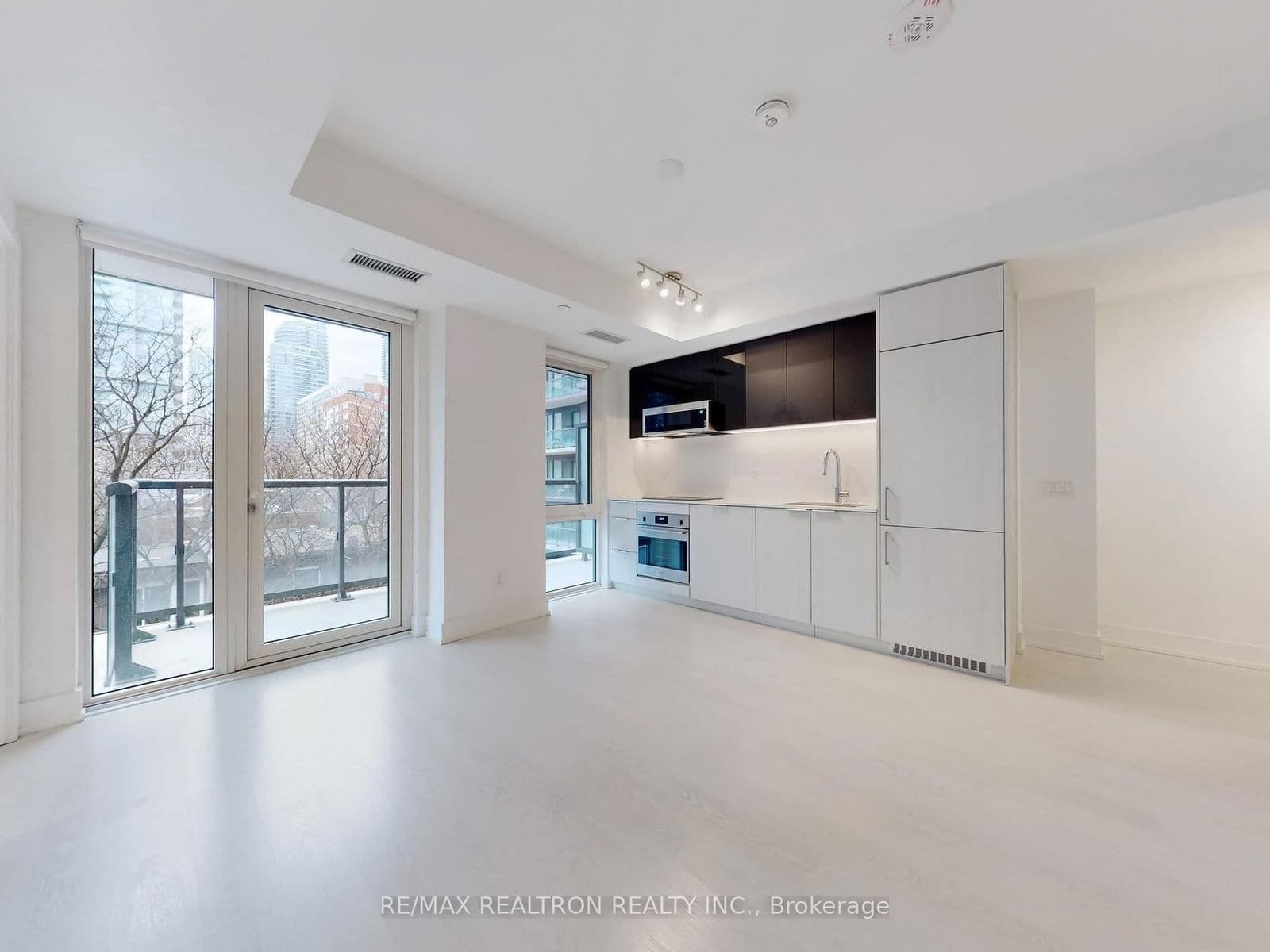 #520 - 308 Jarvis Street