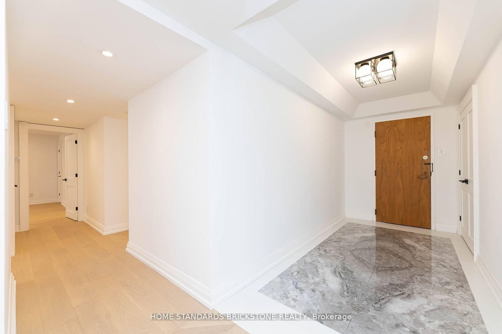 #805 - 61 St Clair Avenue W
