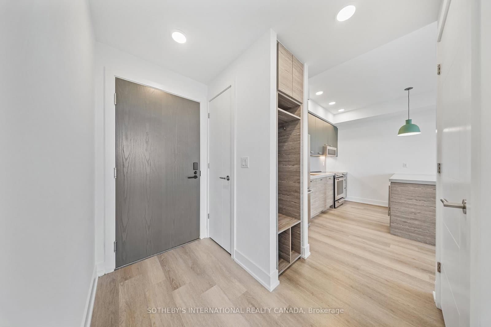 484 Spadina Avenue, Unit 204