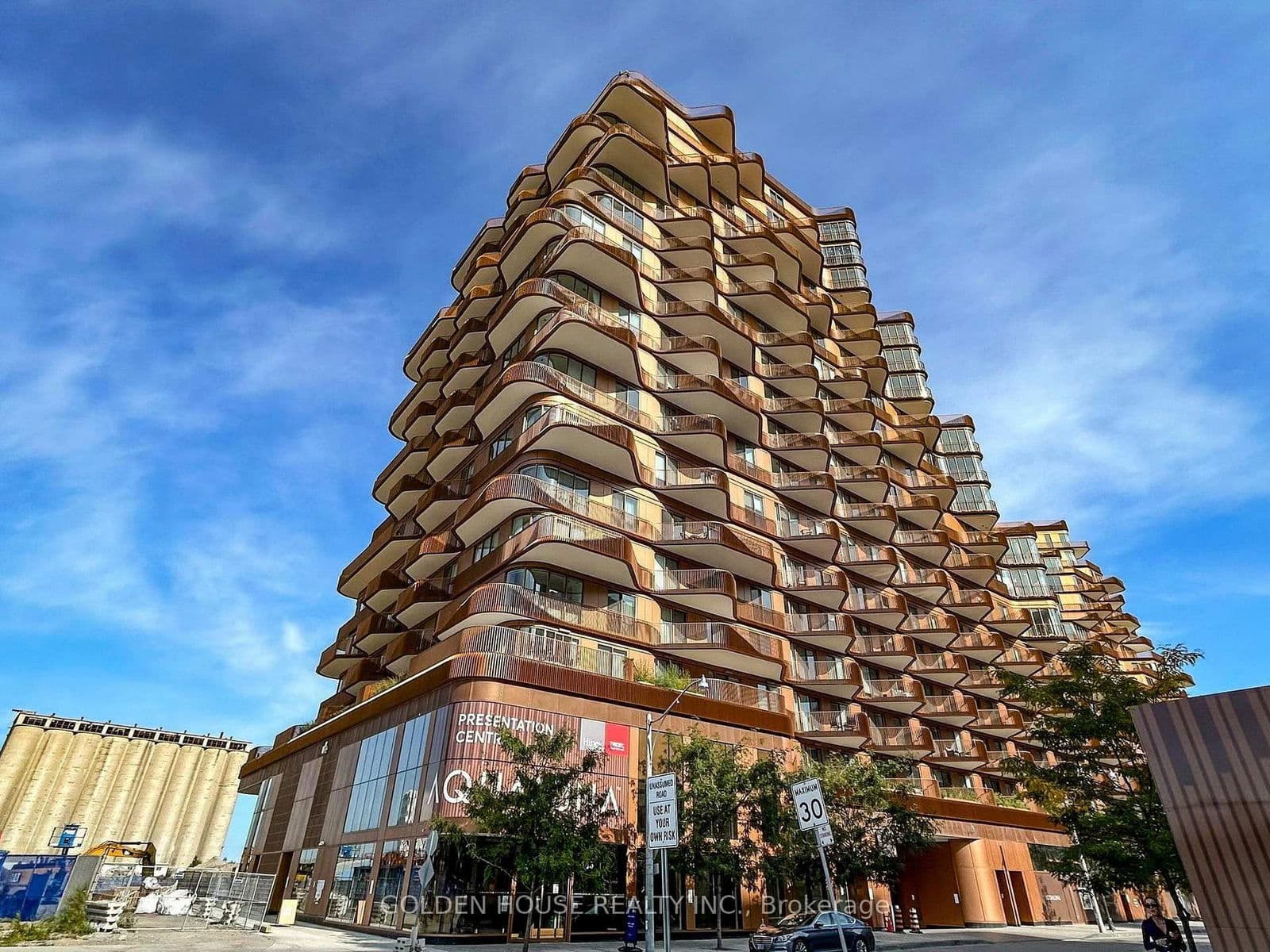 155 Merchants' Wharf, Unit 1112