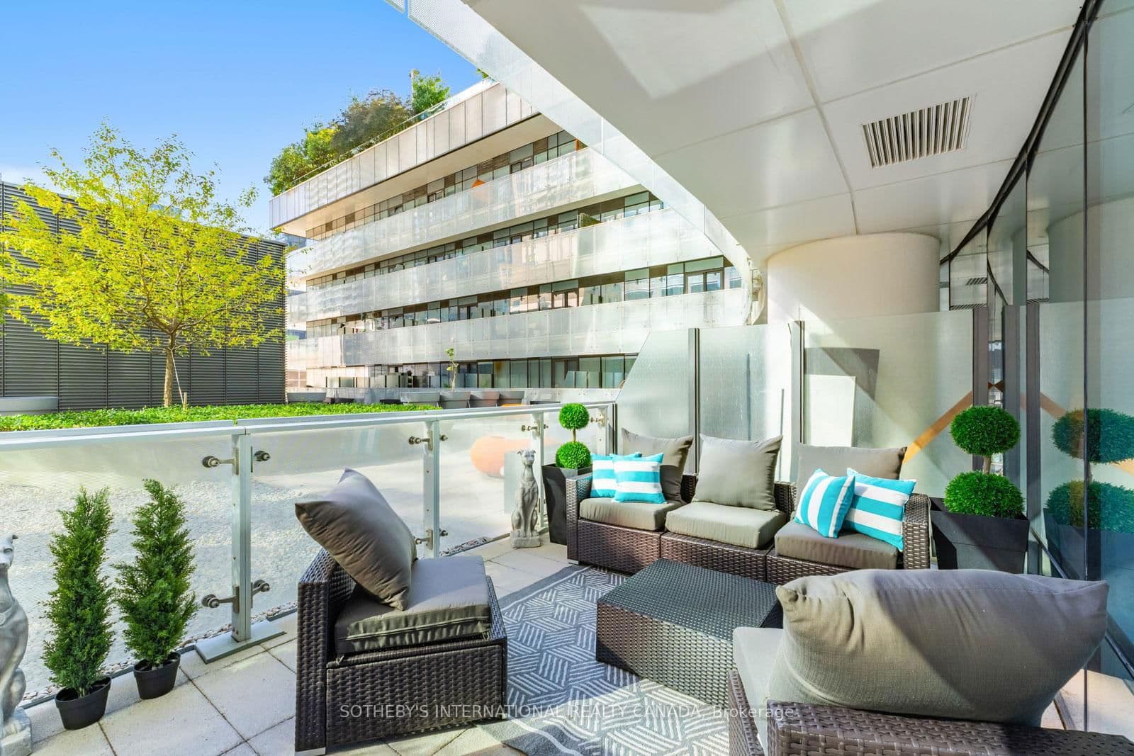 #303 - 1 Bloor Street E