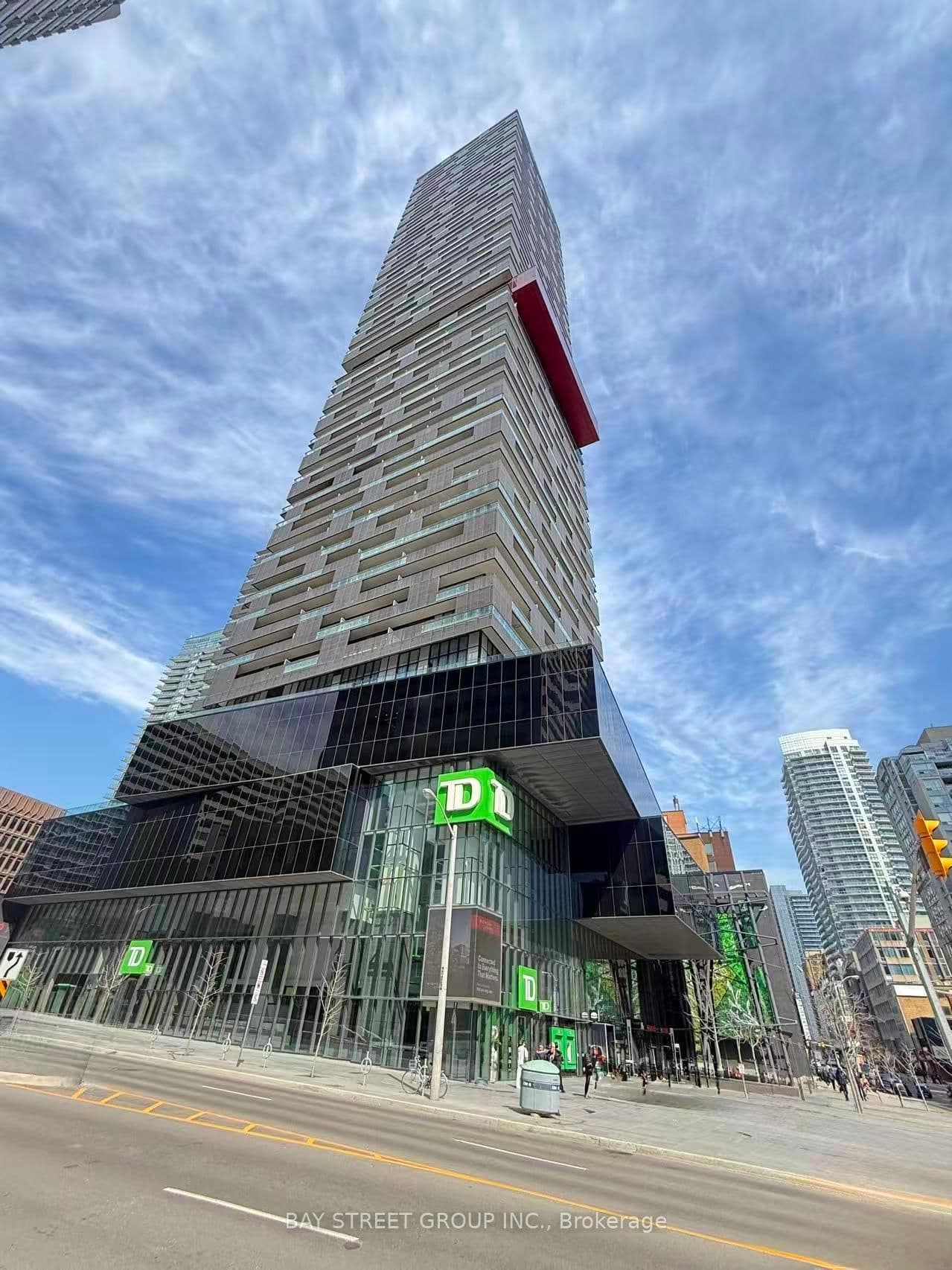 #4508 - 8 Eglinton Avenue E