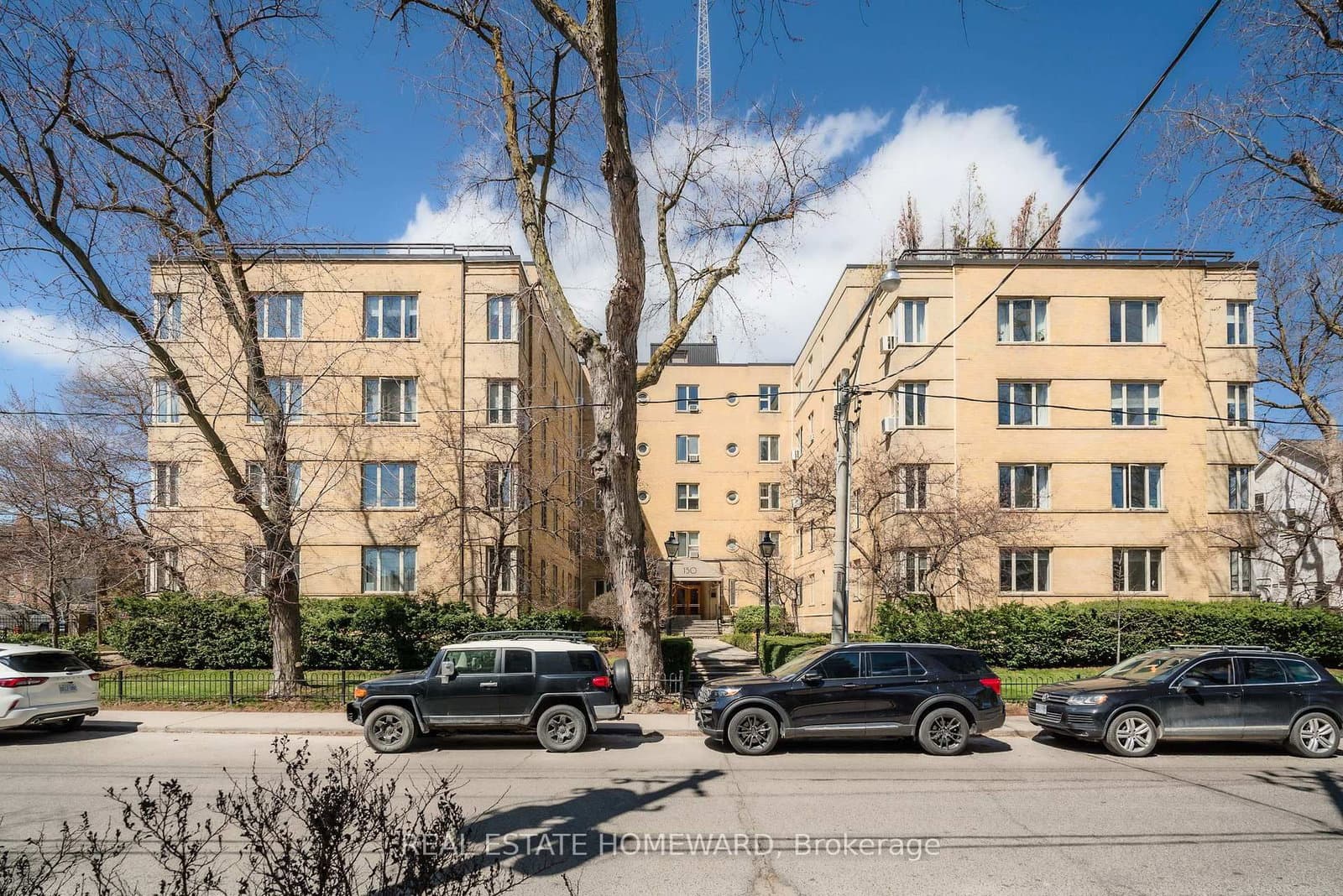 #406 - 150 Farnham Avenue