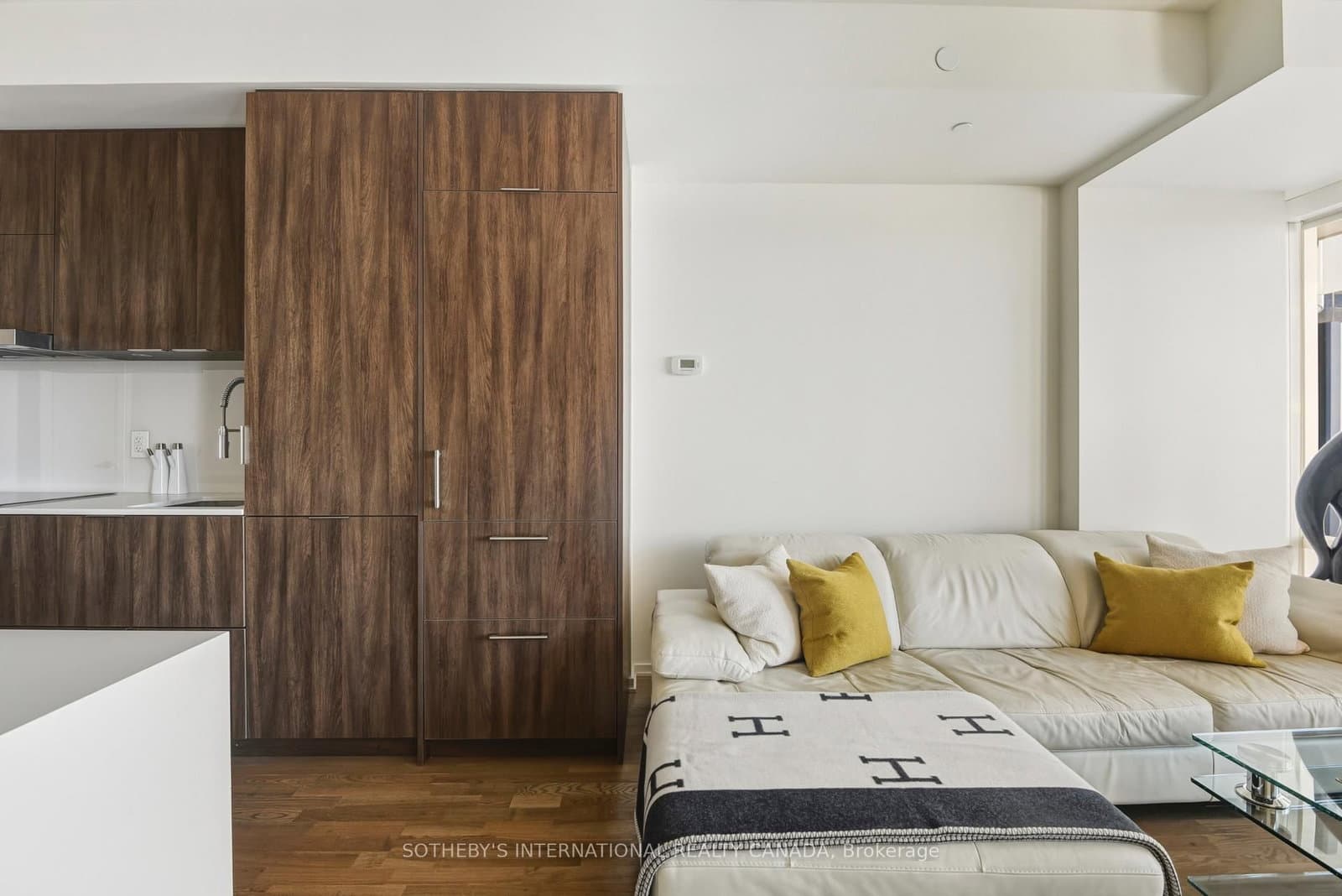 #2712 - 1 Bloor Street E