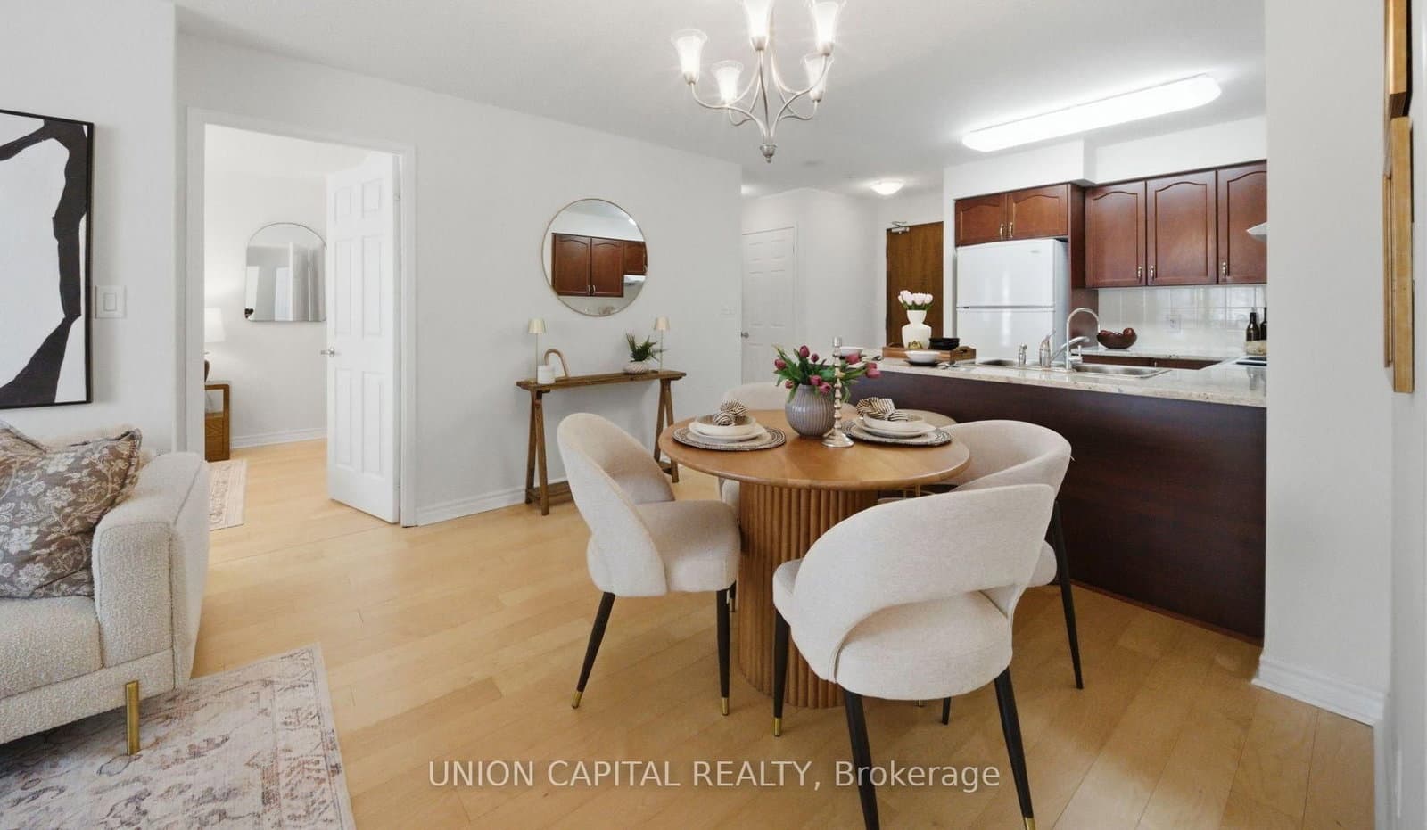 #211 - 35 Hollywood Avenue