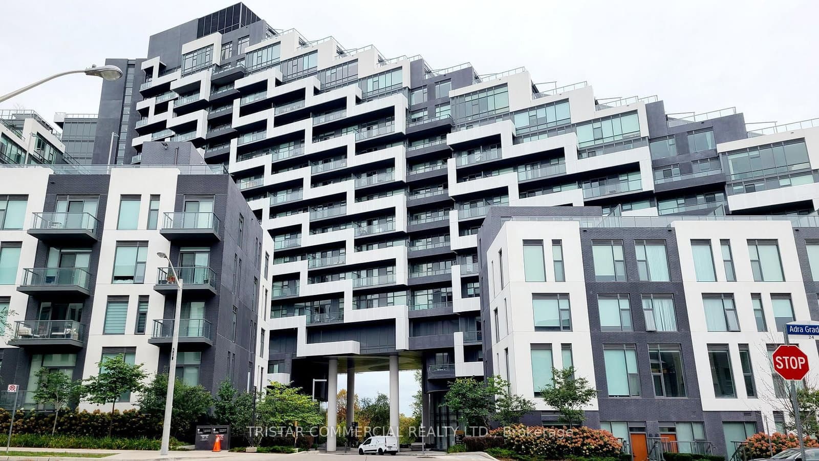 #919 - 25 Adra Grado Way