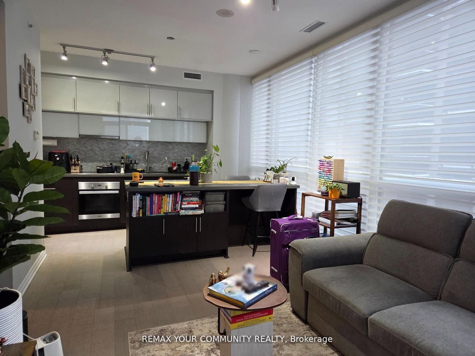 #1208 - 8 Mercer Street