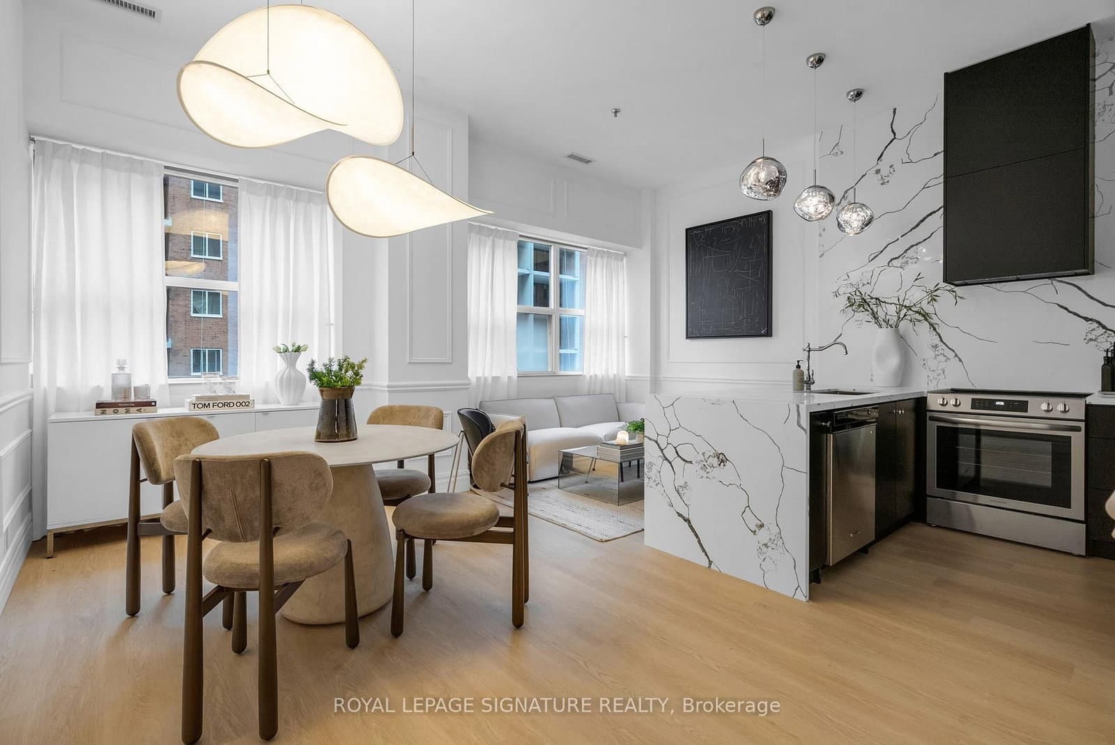 #403 - 700 King Street