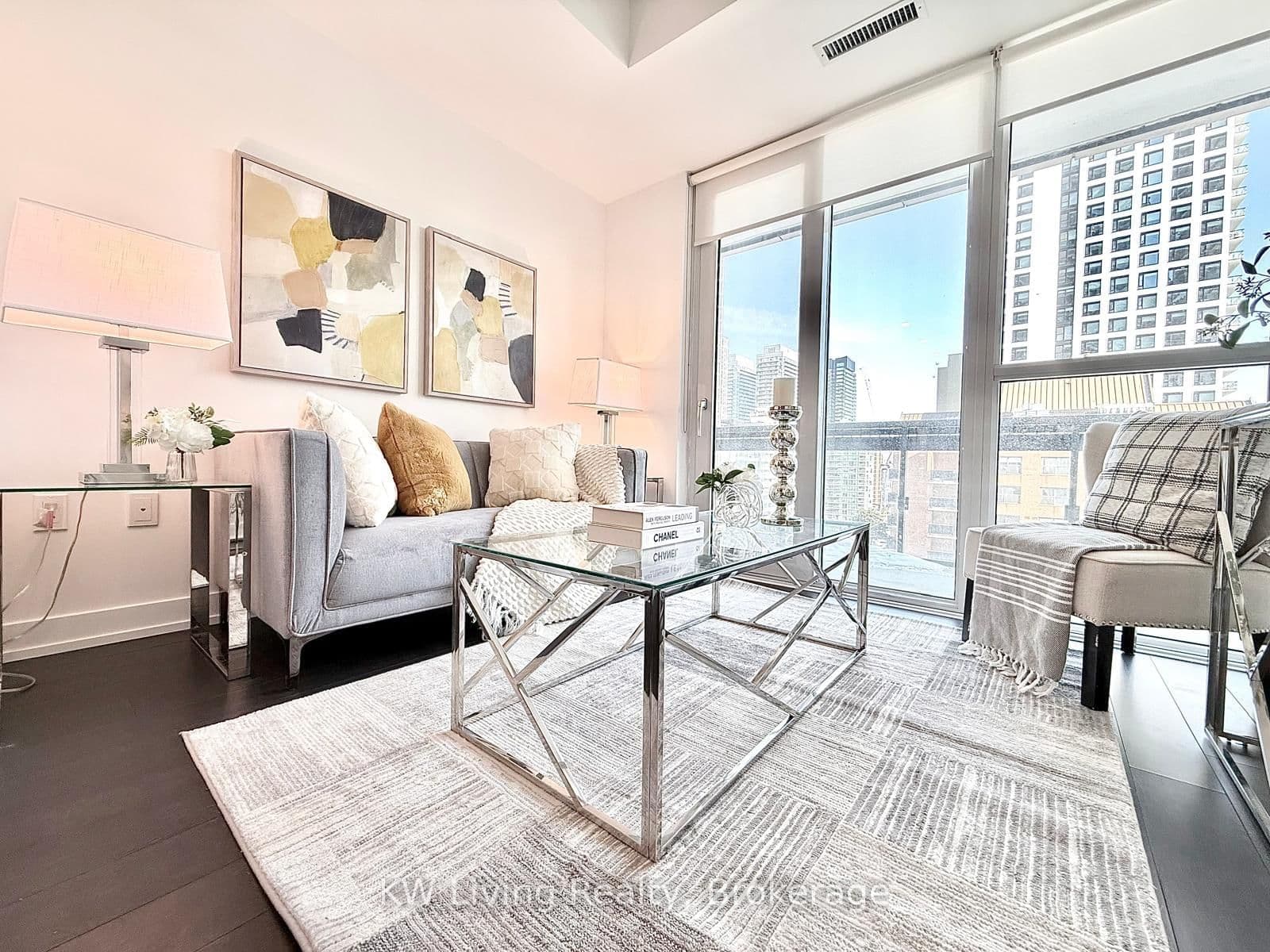 #701 - 39 Roehampton Avenue