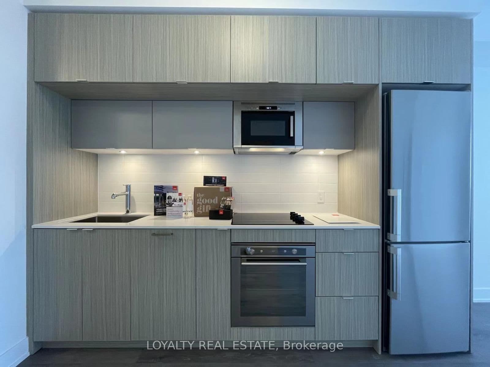 #2105 - 575 bloor Street E