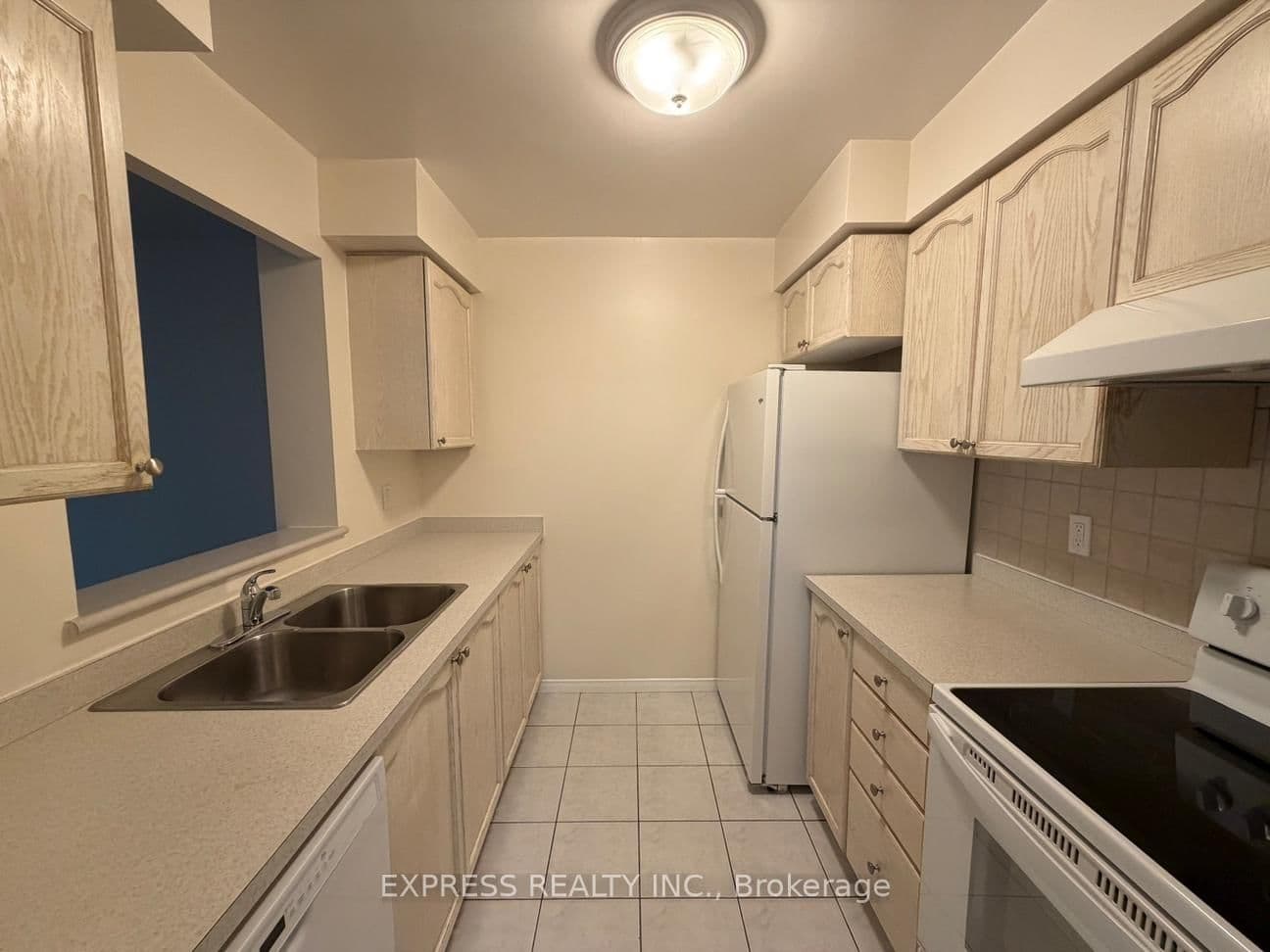 #1005 - 29 Pemberton Avenue