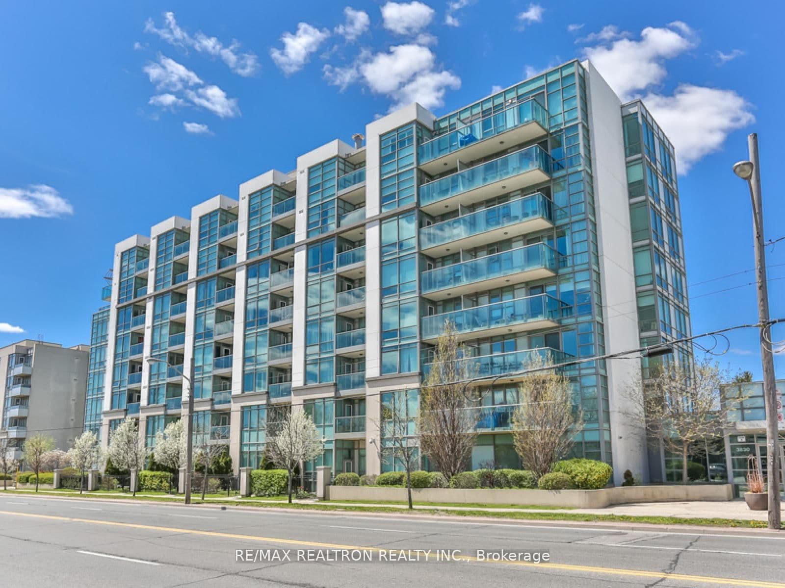 #512 - 3830 Bathurst Street