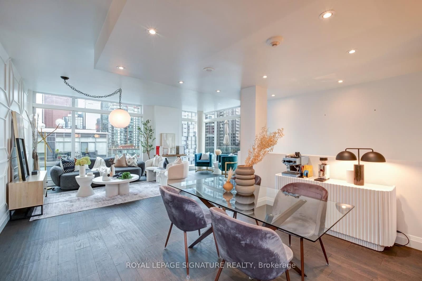 #1202 - 333 Adelaide Street E