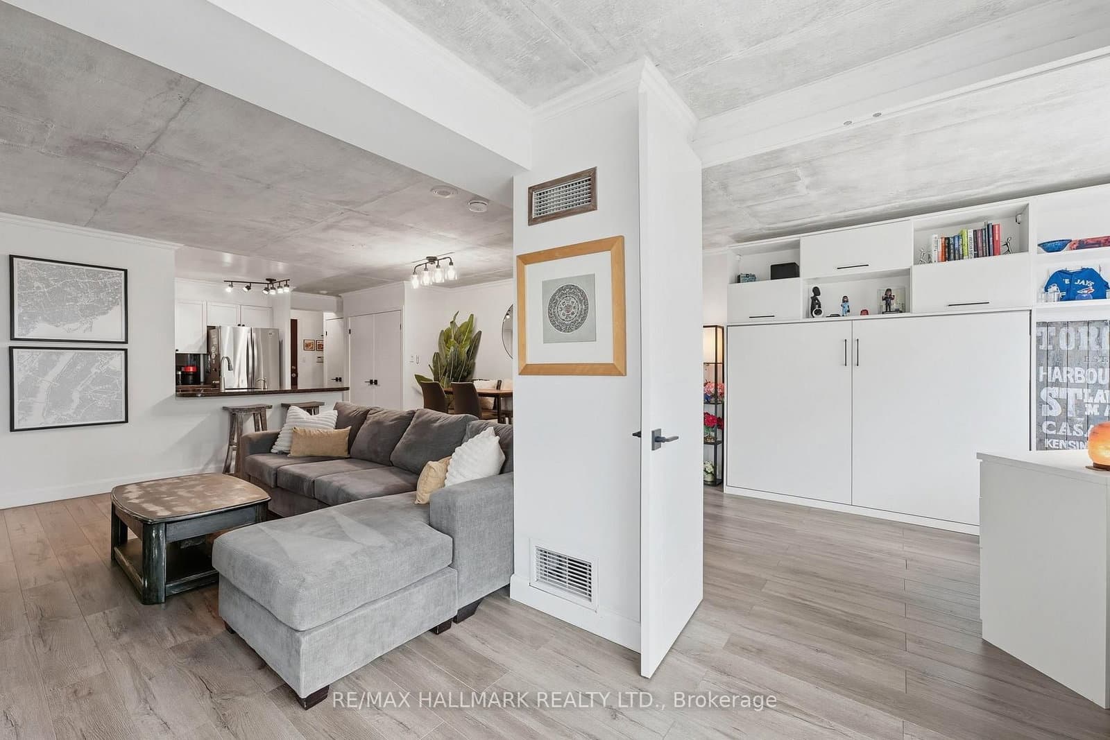 #705 - 600 Queens Quay W