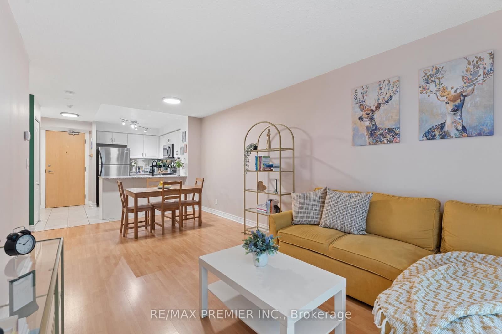 #307 - 212 Eglinton Avenue E