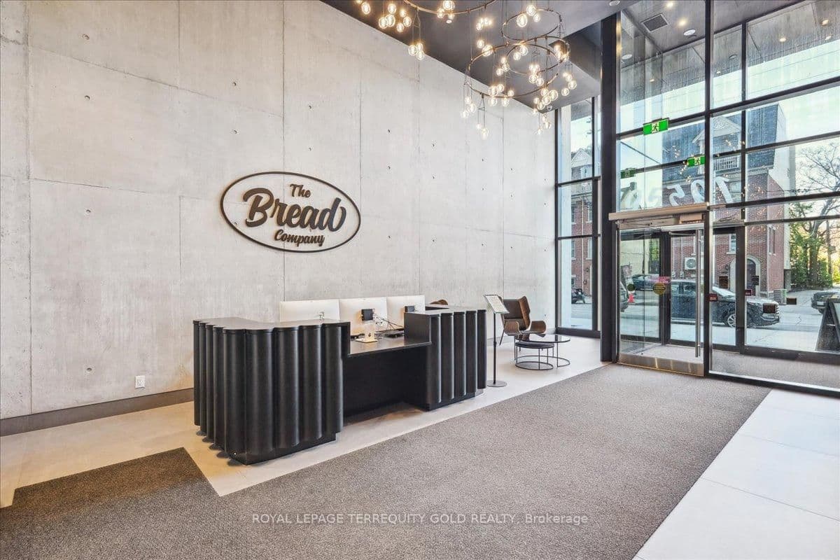 195 McCaul Street, Unit 2003