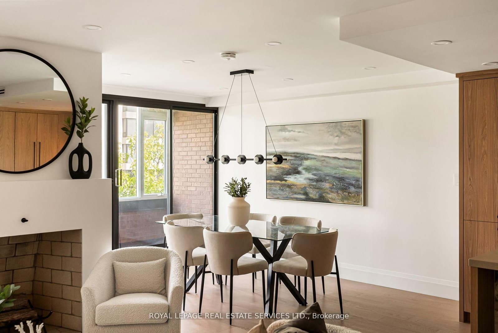 #402 - 349 St Clair Avenue W