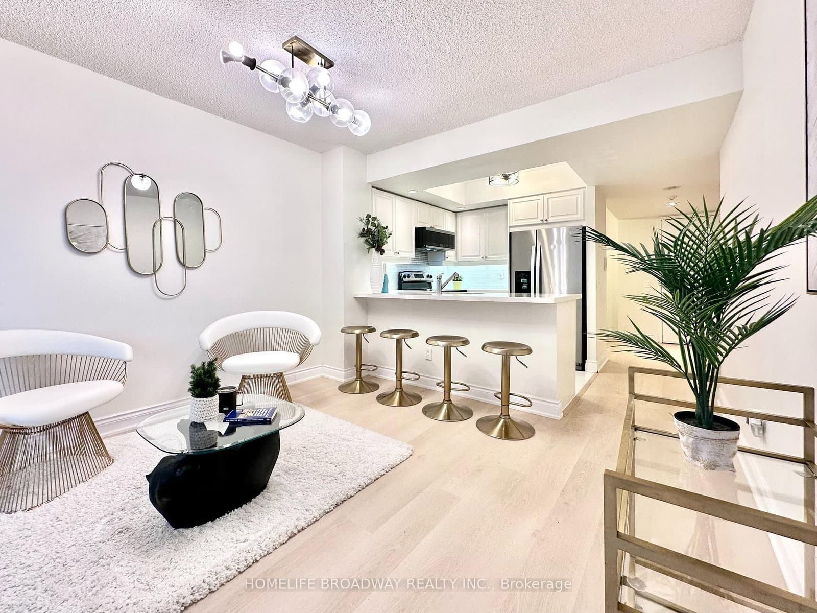 #521 - 15 Northtown Way