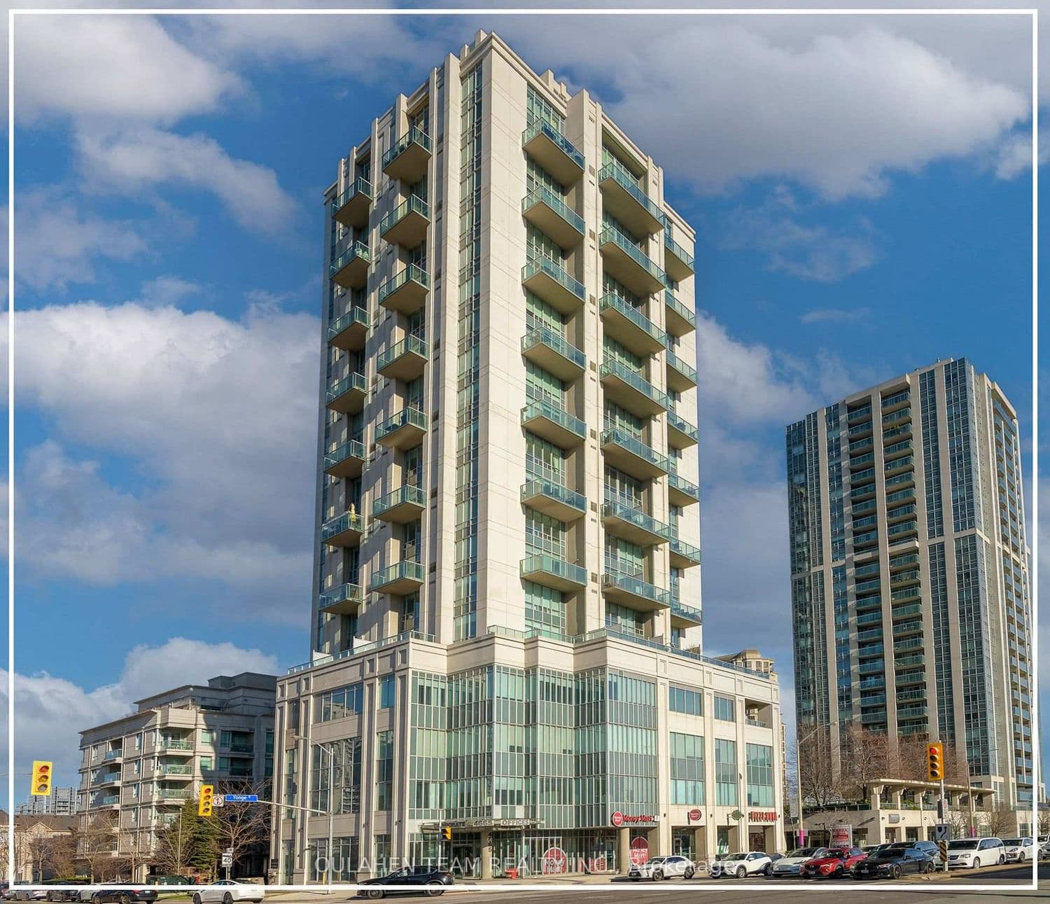 #909 - 1 Avondale Avenue