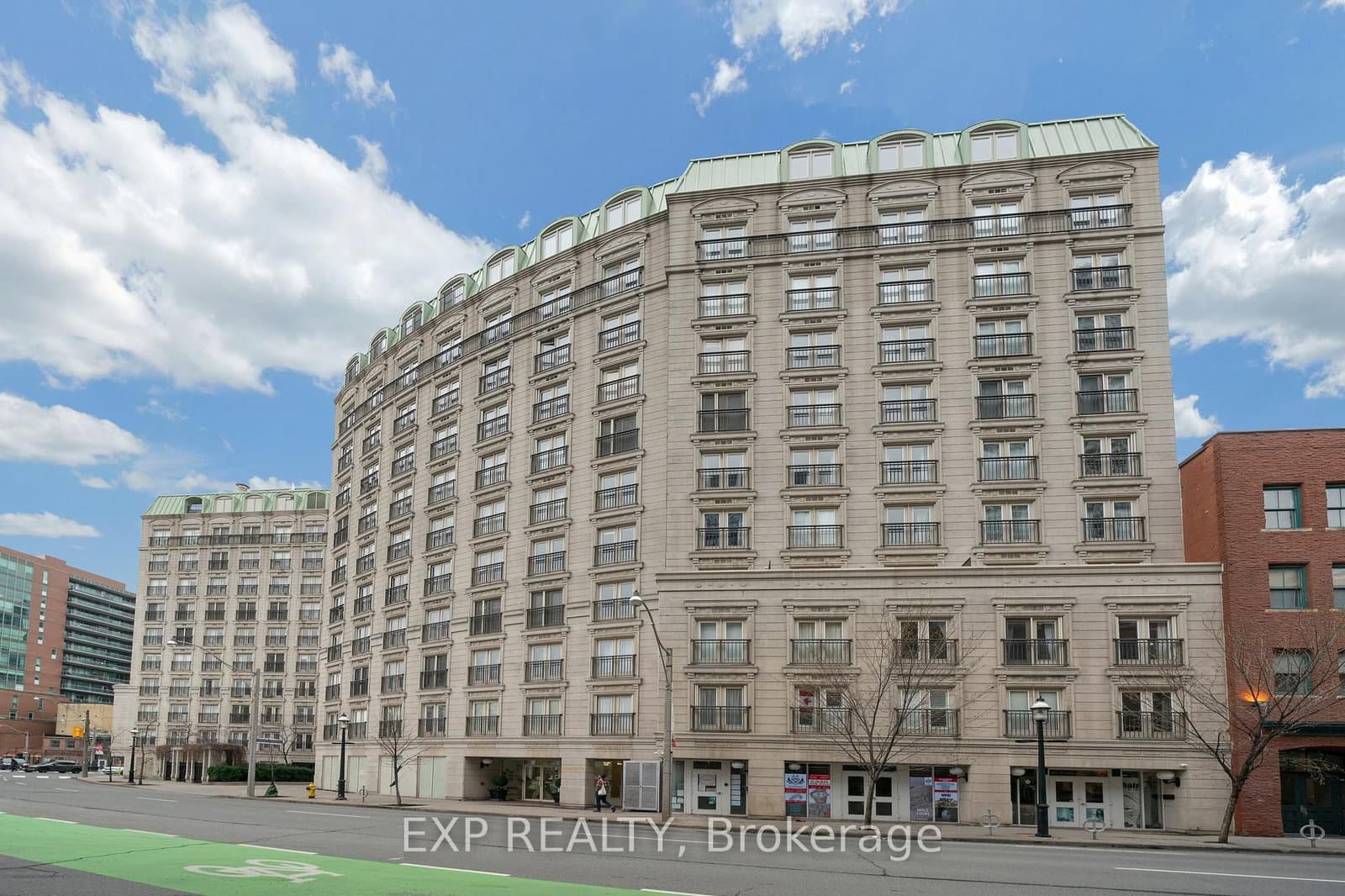 #1007 - 115 Richmond Street E