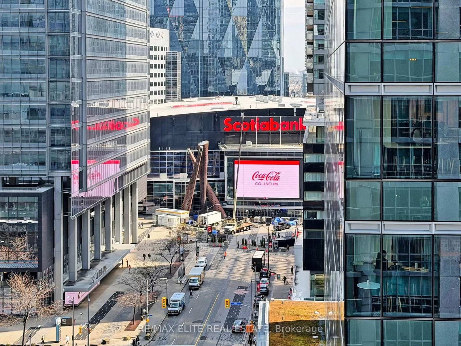 #1806 - 30 Grand Trunk Crescent