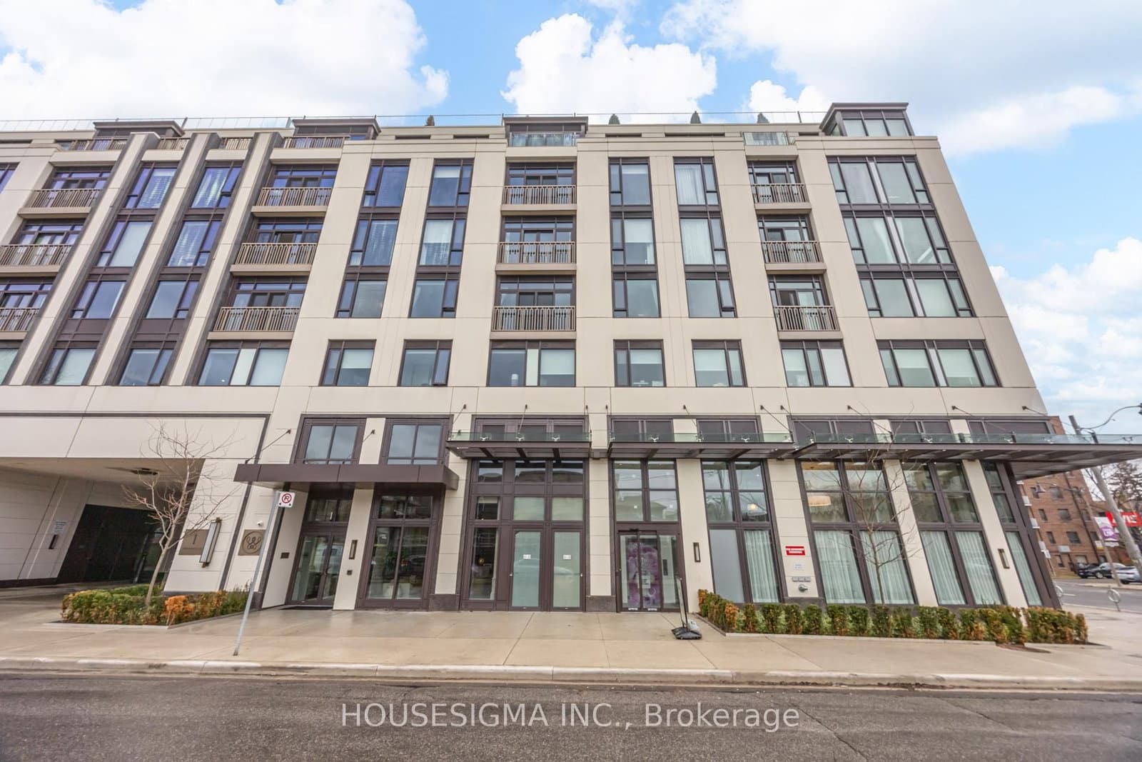 #406 - 1 Strathgowan Avenue