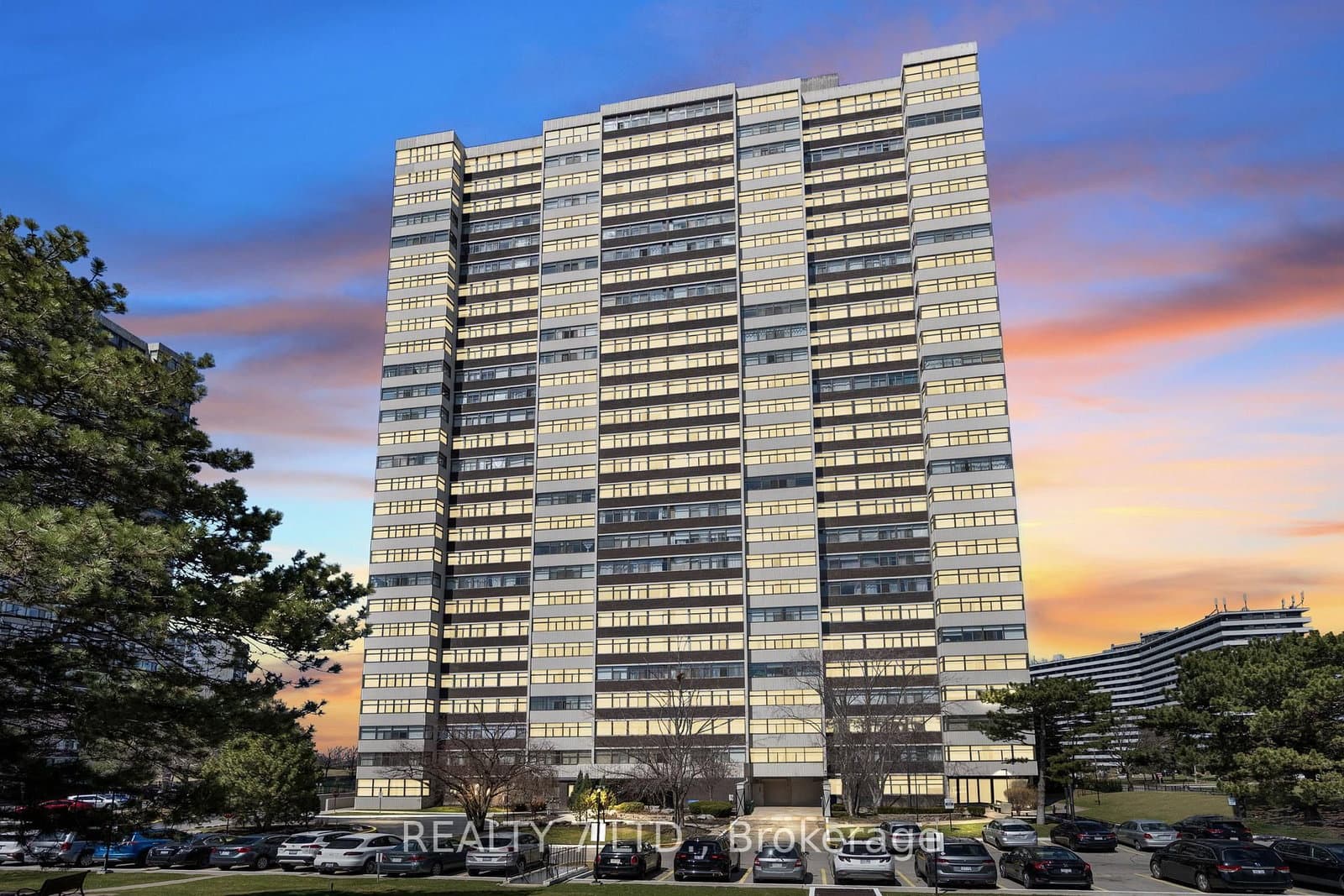 #708 - 100 Antibes Drive