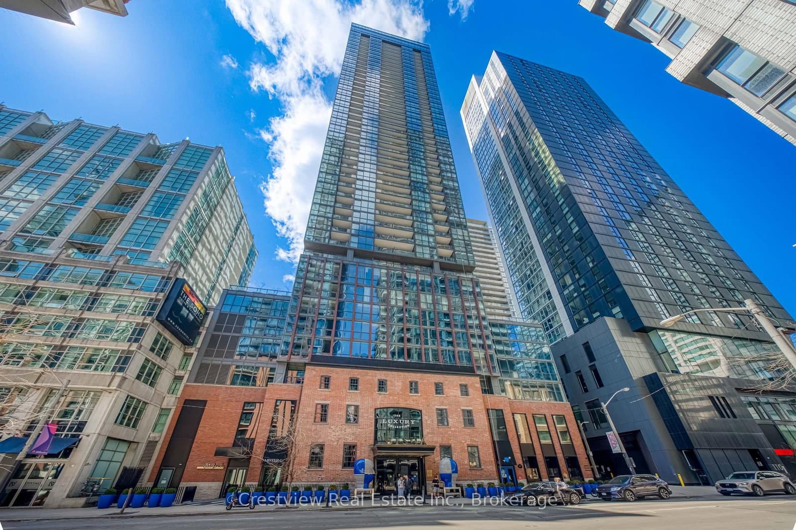 88 Blue Jays Way, Unit 2705