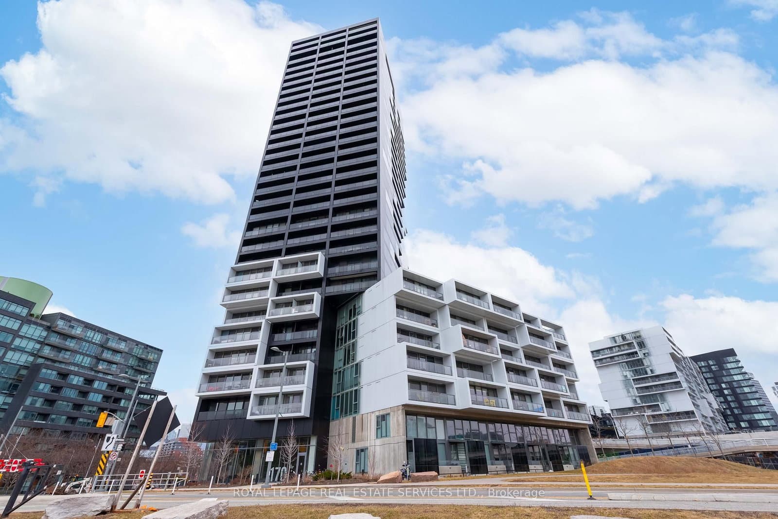 #711 - 170 Bayview Avenue