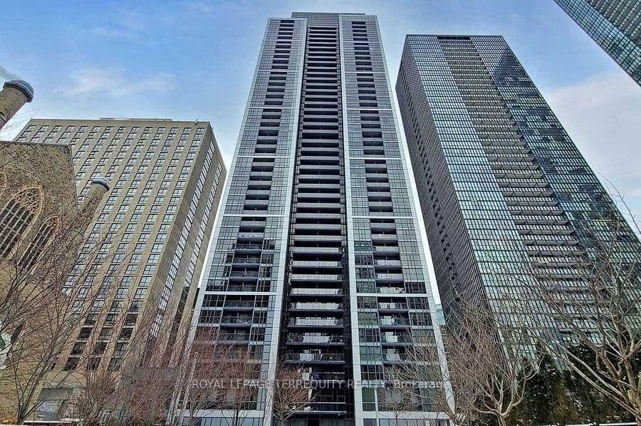 28 Ted Rogers Way, Unit 1806